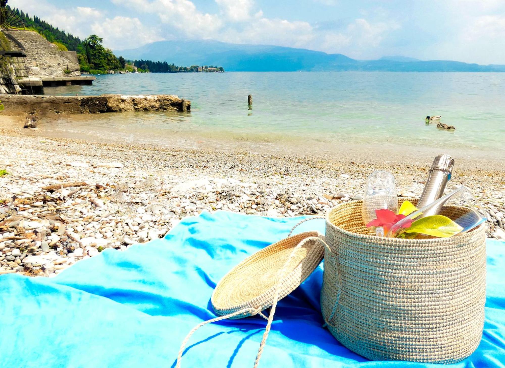 Luxury Lakeside Right On The Water Appartement Salò